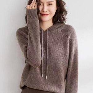 Versatile Solid-colour Top, Laid-back Style