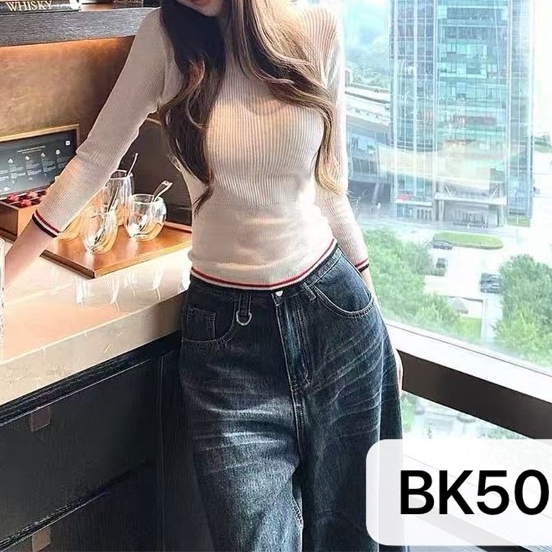 Striped Color-Block Crew-Neck Wool Top For Early Autumn - Image 4